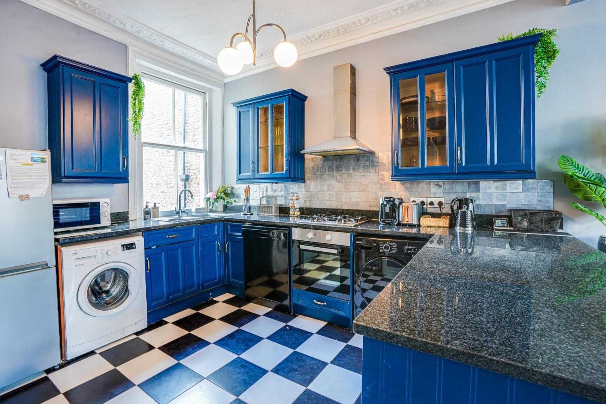 Elegant 3br Luxury Super Large Flat With Jacuzzi Londen